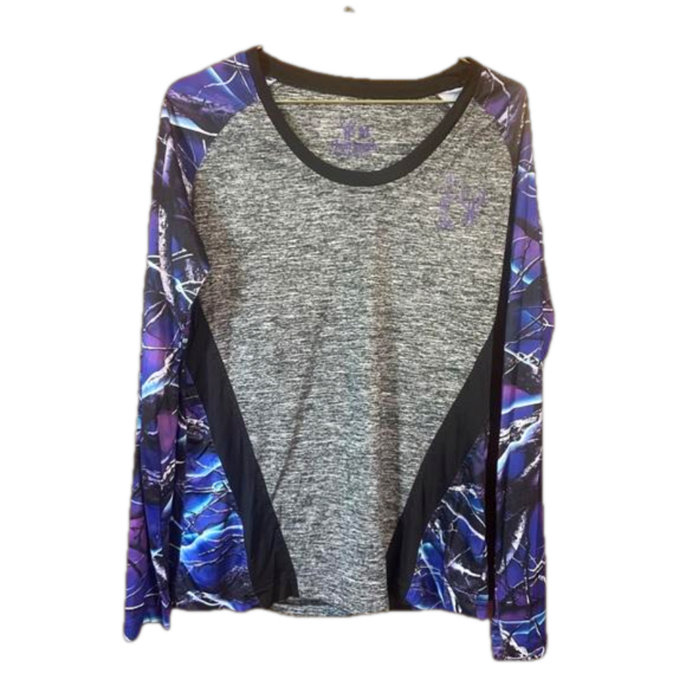 - Women’s Huntworth size medium long sleeve shirt
